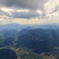 Flugwegposition um 15:48:37: Aufgenommen in der Nähe von Gemeinde Hohe Wand, Österreich in 1583 Meter